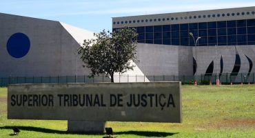 150049,stj-decide-que-faculdades-particulares-podem-cobrar-mensalidade-maior-de-alunos-calouros-3