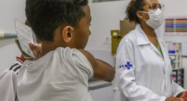 153525,sms-emite-alerta-para-vacinacao-contra-dengue-em-criancas-e-adolescentes-apos-baixa-procura-por-segunda-dose-3
