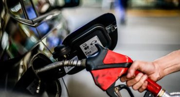 181504,governo-reduz-piscofins-da-gasolina-em-meio-a-alta-global-do-petroleo-3