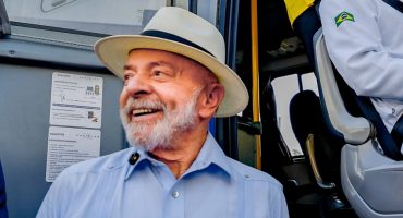 182610,em-indireta-para-flavio-bolsonaro-lula-ironiza-nesse-hospital-aqui-nao-tem-dinheiro-do-vorcaro-3