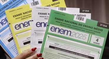 182724,alunos-da-rede-publica-serao-inscritos-automaticamente-no-enem-a-partir-de-2026-3