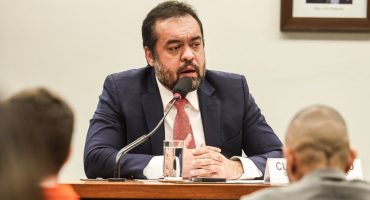 183085,claudio-castro-e-alvo-de-investigacao-da-pf-sobre-banco-master-entenda-3