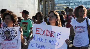 183168,ccj-adia-novamente-analise-de-pec-que-reduz-maioridade-penal-3