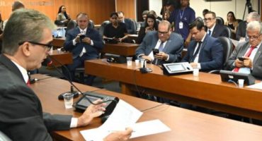 183675,alba-adia-sabatina-de-esposa-de-mario-negromonte-jr-para-vaga-no-tcm-3