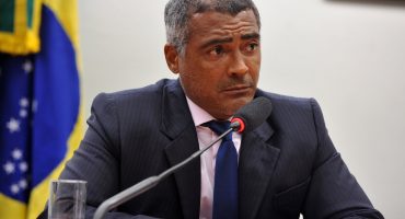 184758,apos-criticas-romario-abre-mao-do-salario-de-senador-durante-cobertura-da-copa-do-mundo-3