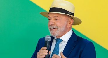 186383,lula-vence-em-todos-os-cenarios-mas-vantagem-para-flavio-bolsonaro-recua-diz-quaest-3