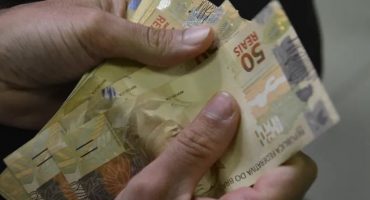 187280,salario-minimo-deve-subir-para-r-1741-em-2027-diz-ministro-3