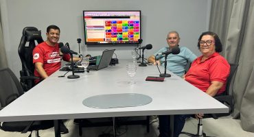 Na foto: Giuliano Ribeiro, Everaldo Patriota e Esmeralda Patriota.