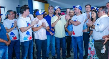 Governador anunciou que em breve entregará uma nova escola no município. Foto:  Rodrigo Marinho