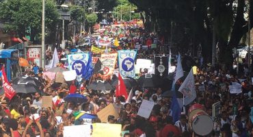 Salvador, às 11h: caminhada começou por volta das 10h40 — Foto: Maiana Belo/G1 Bahia